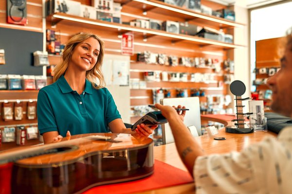 Affiches soldes gratuites : boostez vos ventes en magasin !